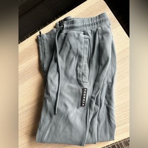 Young La Men’s Green Joggers. Sz Small